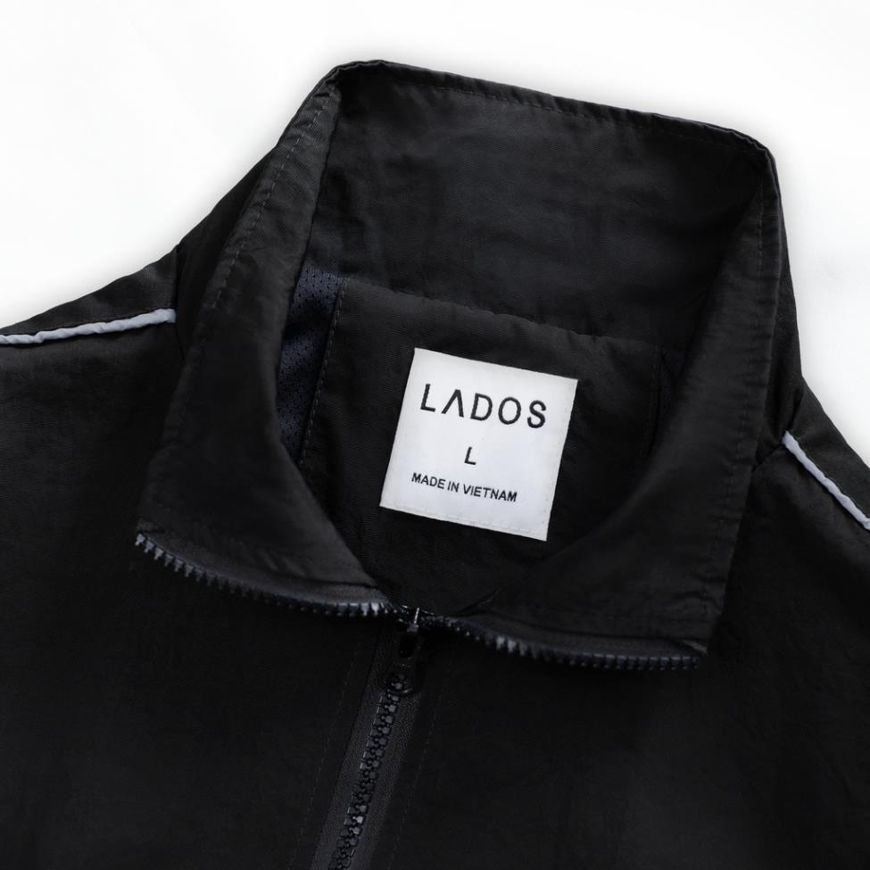 Áo khoác dù nam đen in cao cấp form đẹp Lados-2079 có túi trong, kẻ sọc tay thời trang cao cấp