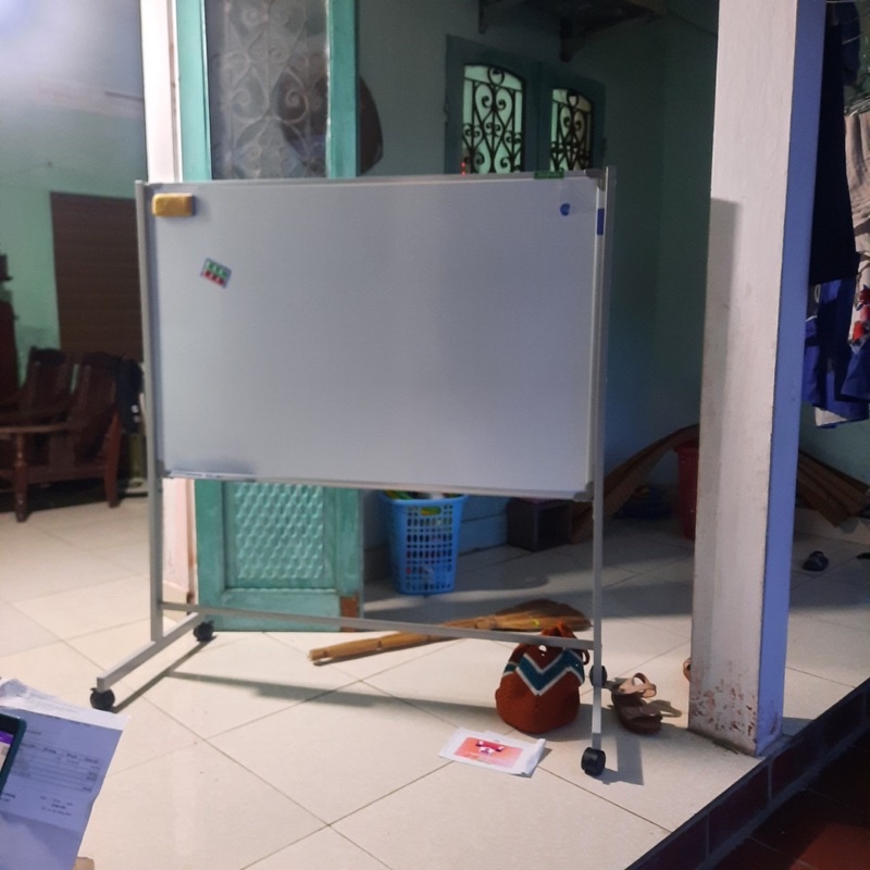 Bảng trắng có chân di chuyển, KT:60x100cm - Miễn Phí ship trong nội thành Hà Nội - tặng kèm 1 bút, 1 bông lau + nam châm