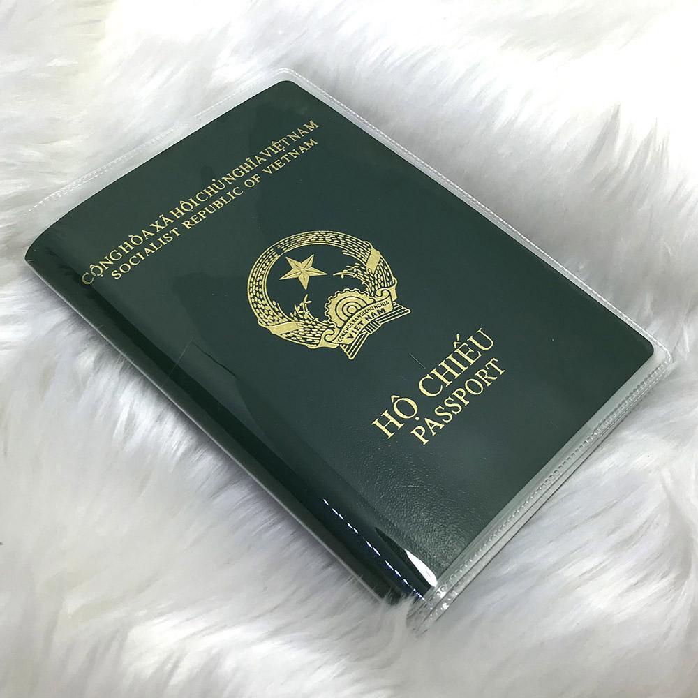 Vỏ bọc hộ chiếu passport bằng nhựa PVC dẻo chống nước có ngăn đựng thẻ