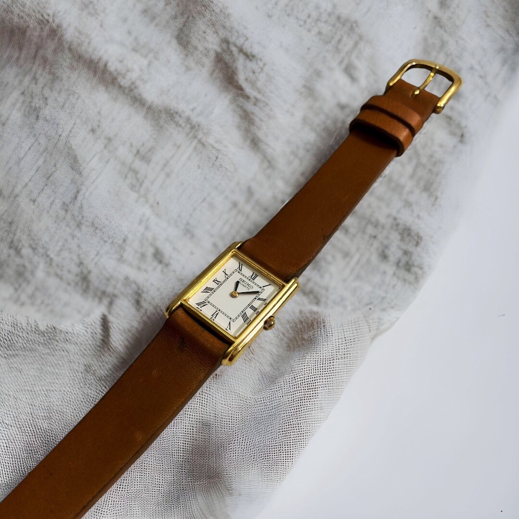 Đồng hồ nữ authetic thương hiệu SEIKO viền vàng 14k, bảo hành 6 tháng