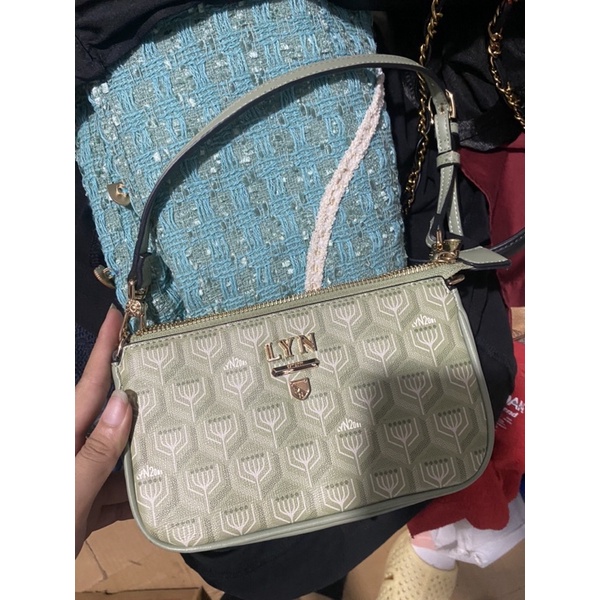 Túi kẹp nách đeo vai xanh lá lyn auth