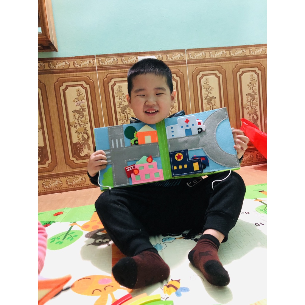 Sách vải tương tác Thế Giới của Bé Trai