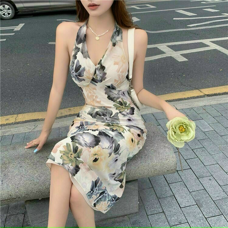 ĐẦM XÒE HOA CỔ YẾM chất vải phi lụa mềm mịn và mát,ko co giãn,phối dây kéo sau lưng dễ mặc