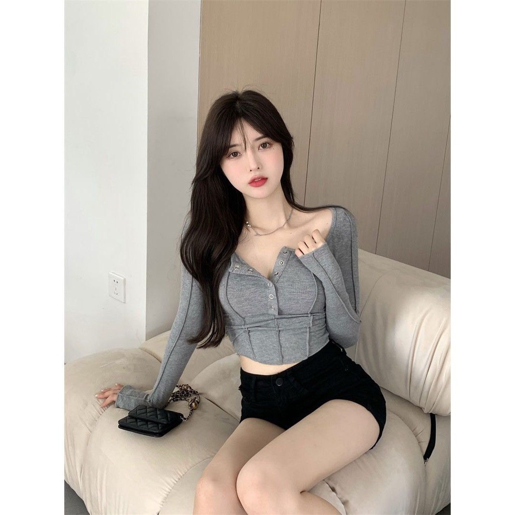 Áo thun gân dài tay viền nổi phối nút LADYGU