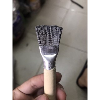 Bàn chải sắt, cọ sắt cán gỗ Kim Lan