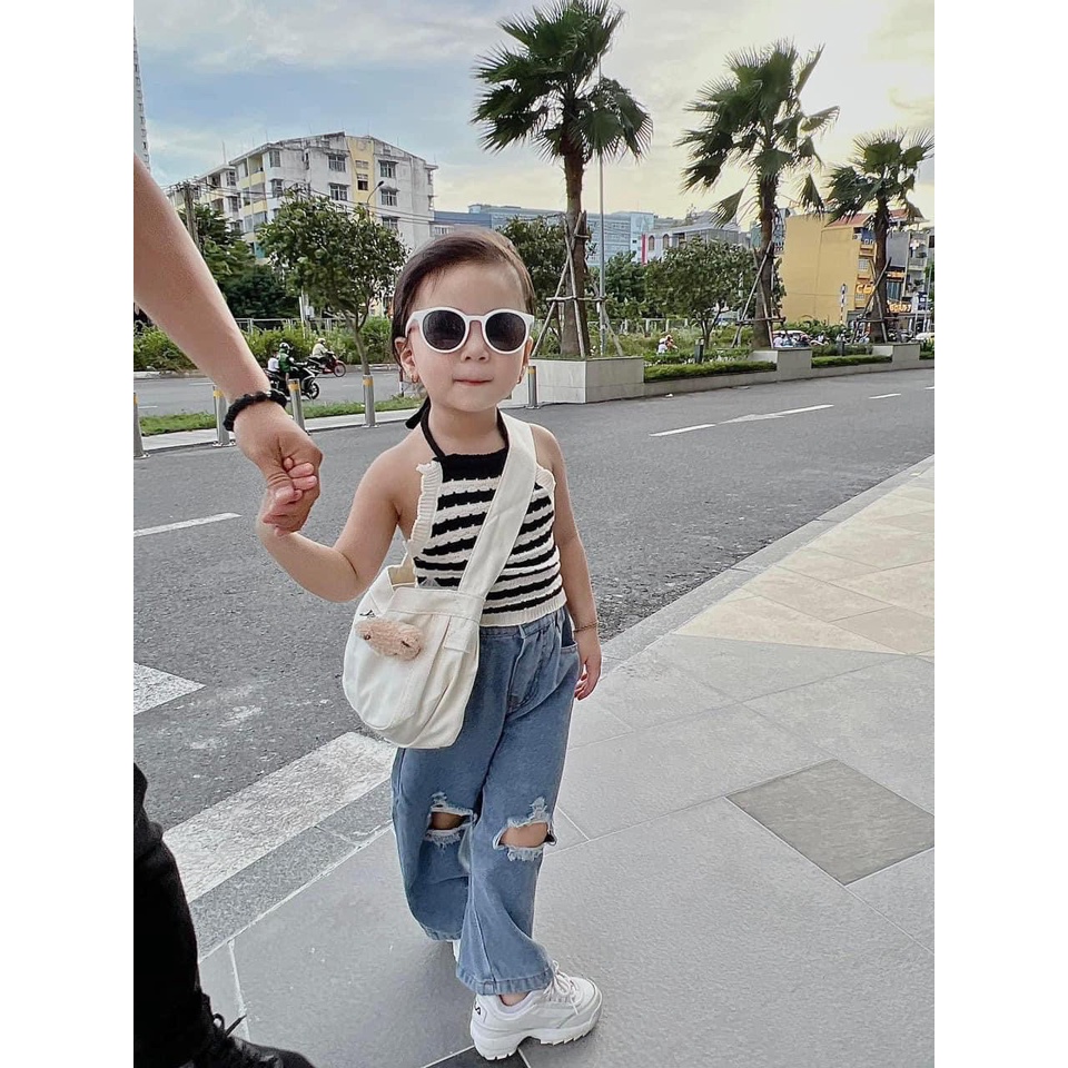 Set áo kẻ cổ yếm quần xuông rộng bé gái