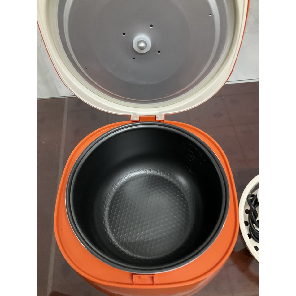 Nồi cơm điện Kangaroo 1.2 lít KG826S - Hàng trưng bày