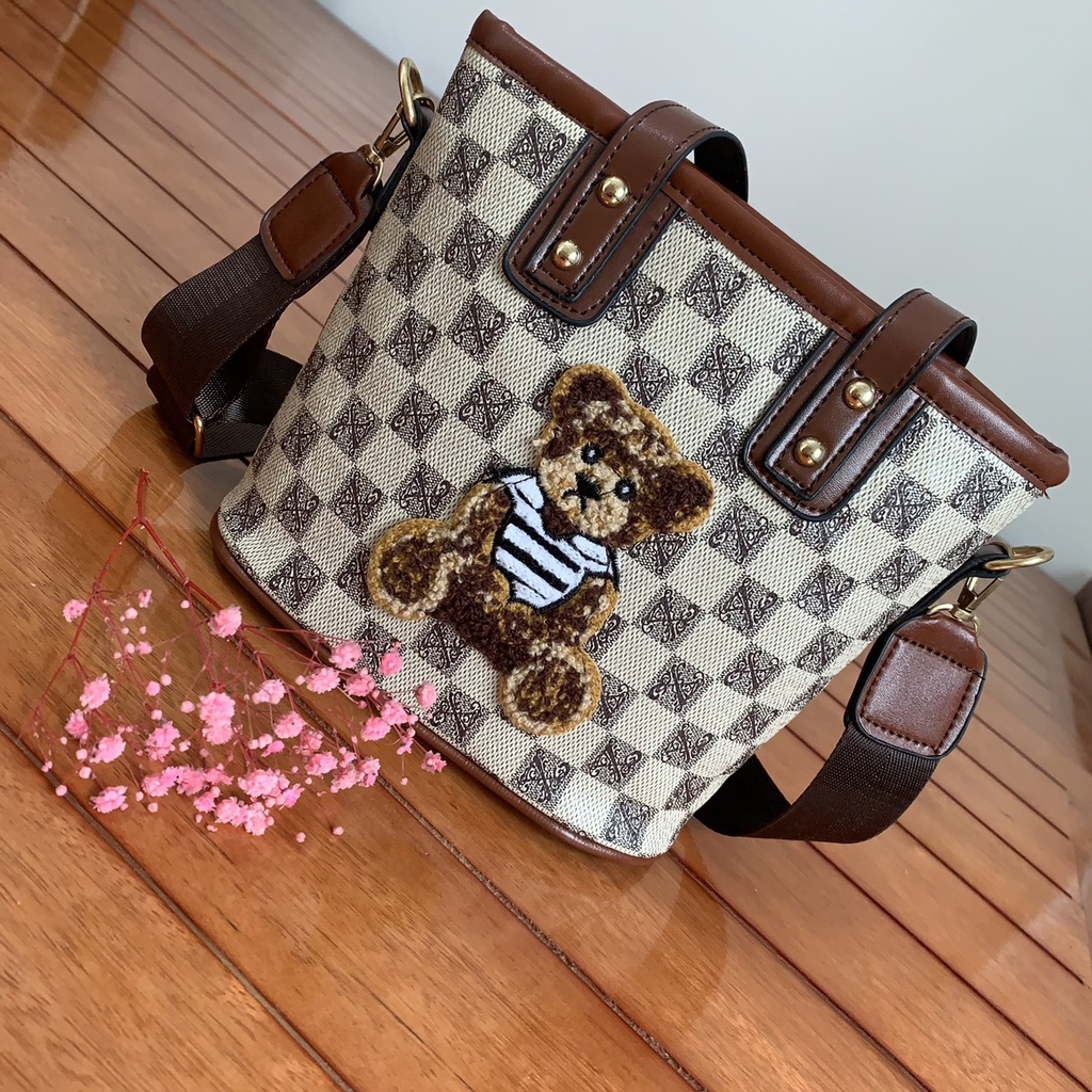Túi xách nữ thời trang buket mini kèm Hoạ tiết Gấu Hót 2023