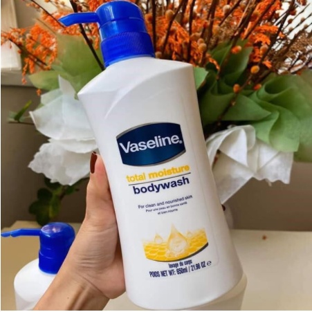 Sữa tắm dưỡng ẩm Vaseline Total Moisture - Mỹ