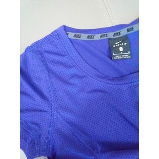 Áo thun croptop thể thao nữ