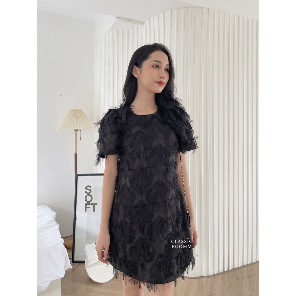 Váy lụa xuông mix lông vũ siêu sang chảnh - Classic Roomm