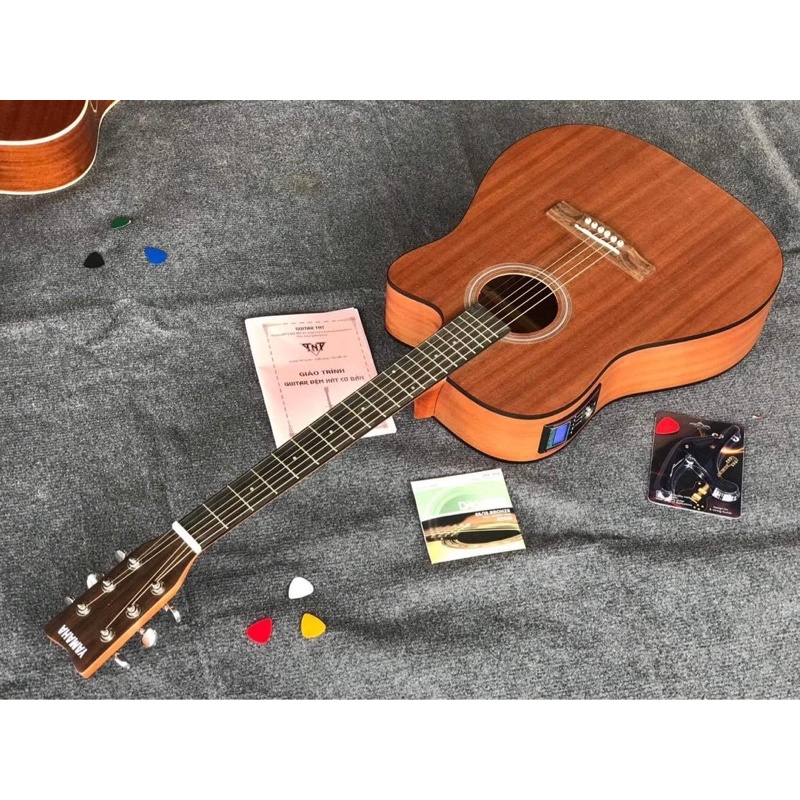 guitar yamhan F-3000 bản eq kết nối ra loa nhiều phần quà hấp dẫn lên đến 10 món phụ kiện cho khách hàng thân yêu