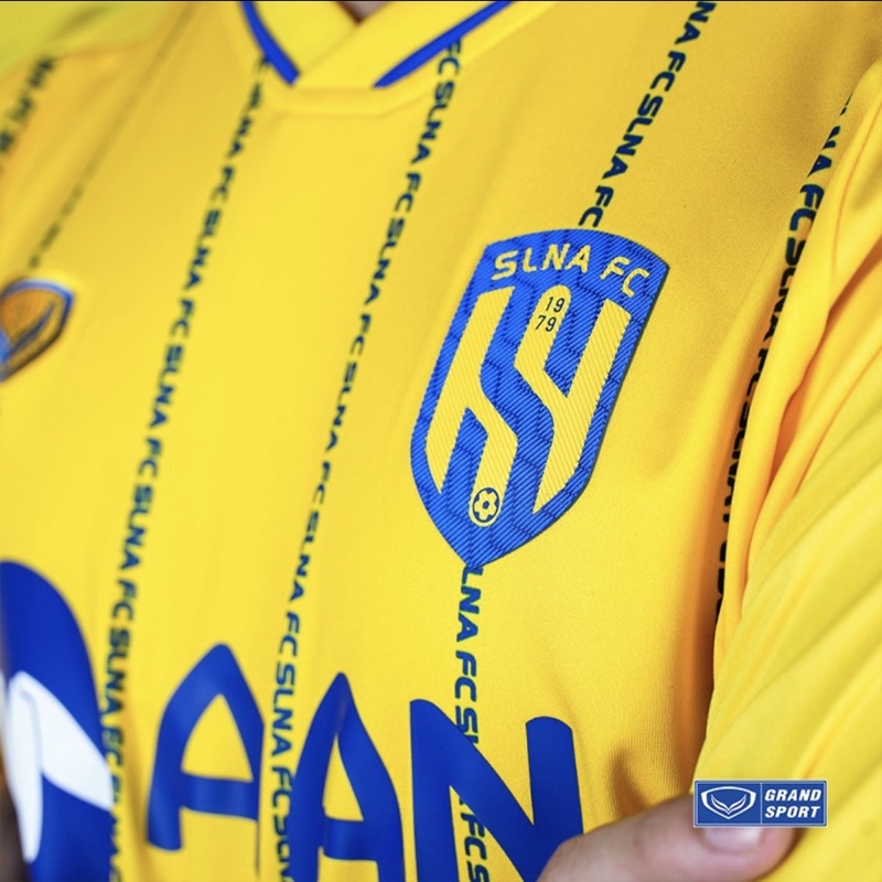 Áo Bóng đá SLNA Vàng 2023 Grandsport