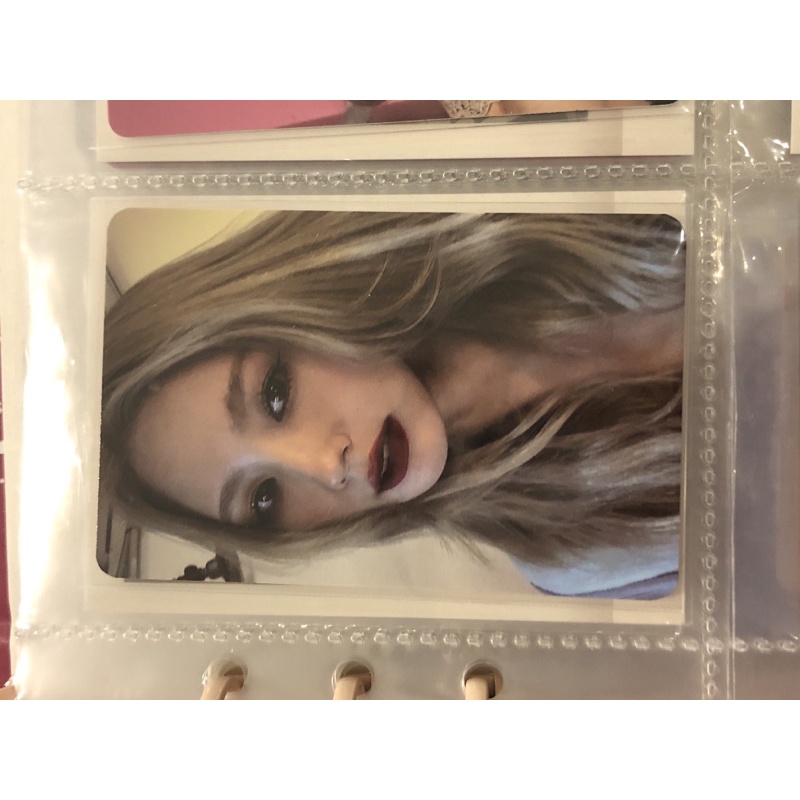 Pass hoặc trade card Miyeon case