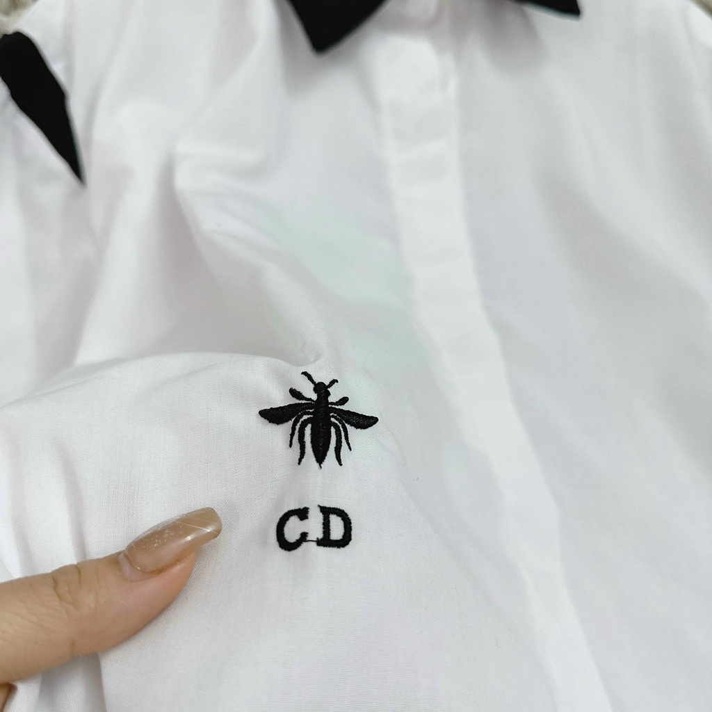 Sơ Mi Dài Tay CD Sọc Thêu Ong Chất Thô Nến Cổ Viền Đen Dáng Rộng  Đuôi Tôm Hàn Quốc