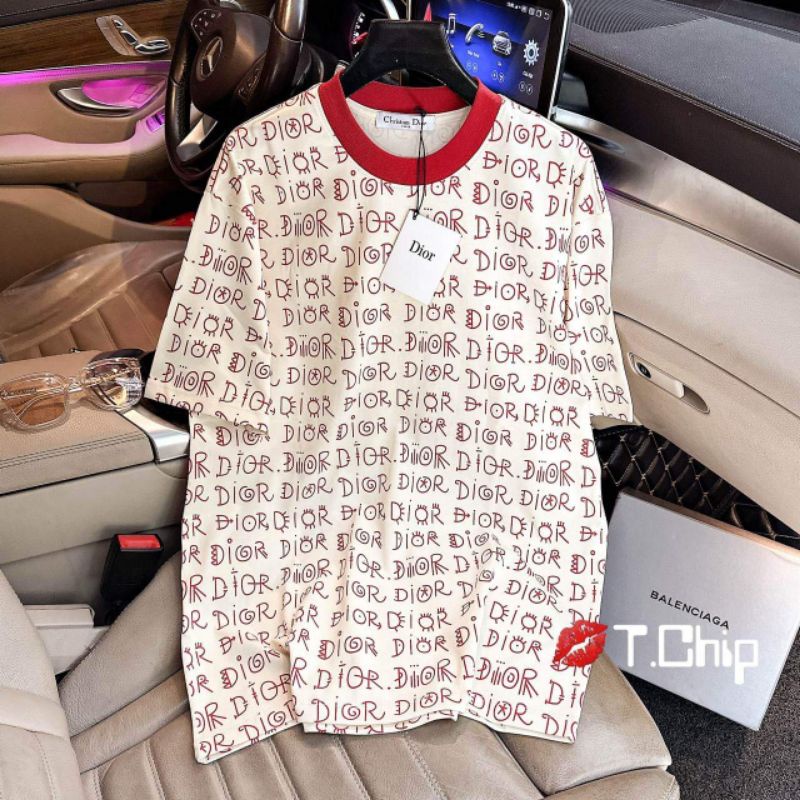 Áo phông chữ D pha viền cổ đỏ hàng QCL1