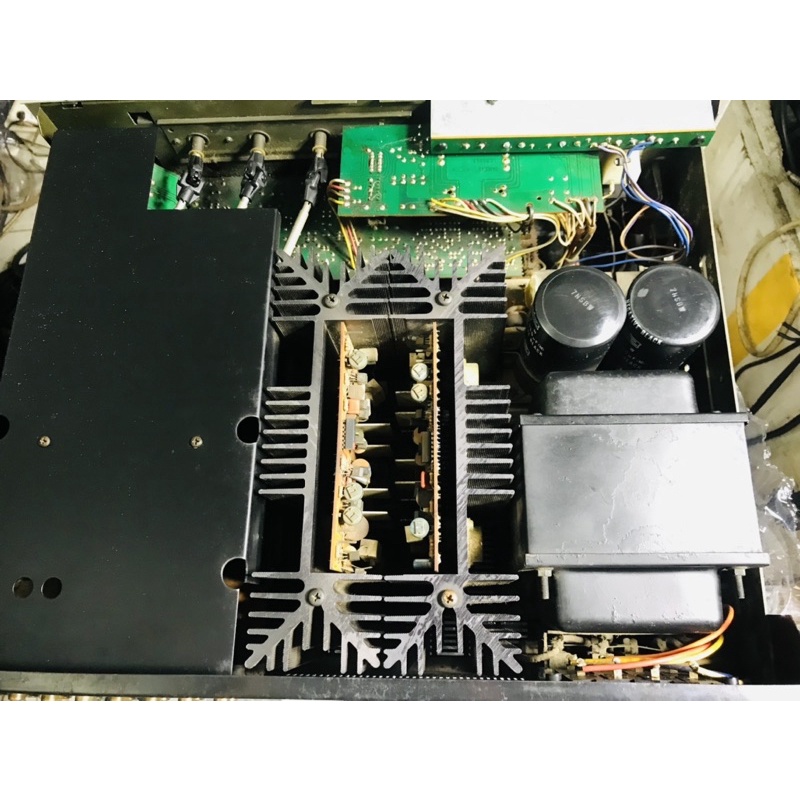 Amply Yamaha CA-2000 công xuất 300w máy chạy 8 sò sắt Made in Japan