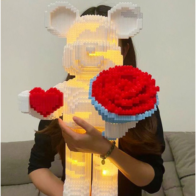 Xếp hình gấu lego bearbrick cầm hoa size to 35cm