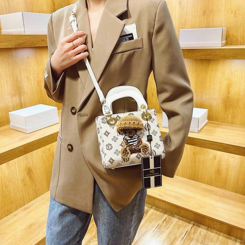 Video+Ảnh Thật) Túi Dioo Hình Gấu Đeo Vai Thời Trang Kèm Dây Dài Đeo Chéo Chất Lượng Cao Cho Nữ