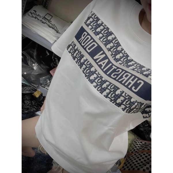 Áo phông CHIS hoa văn ngang ngực TH6