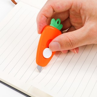 Dao rọc giấy hình cà rốt đáng yêu