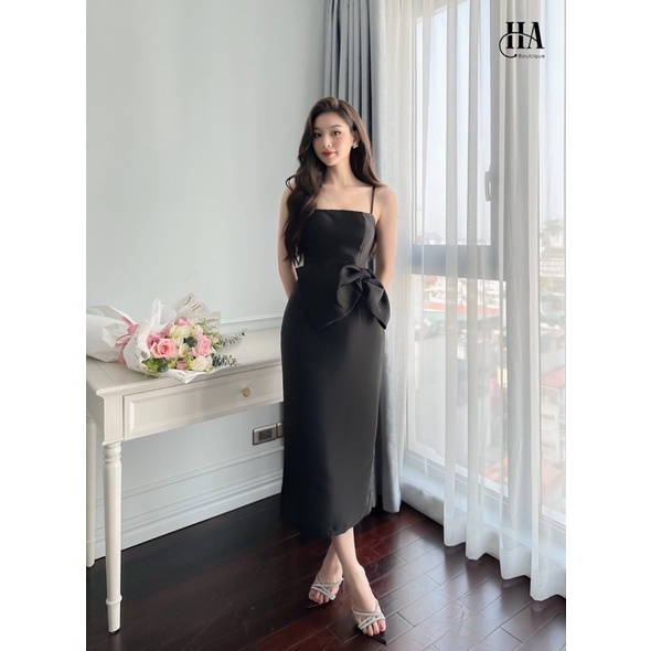 Đầm thiết kế hai dây dáng ôm nơ to ngang eo