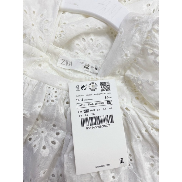 Áo váy Zara đục lỗ bé gái