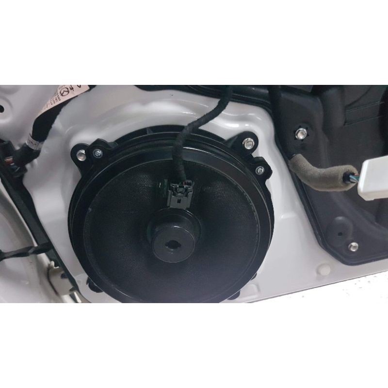 Loa Sub BOSE cánh trước tháo xe Mazda