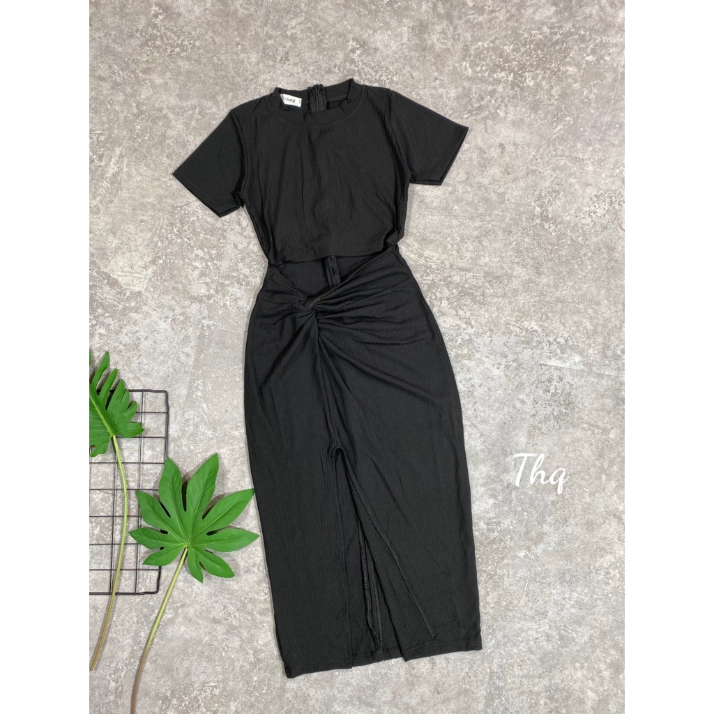 Đầm body tay ngắn hở eo xoắn 1 bên xẻ tà sexy , chất thun gân dày dặn mềm mịn