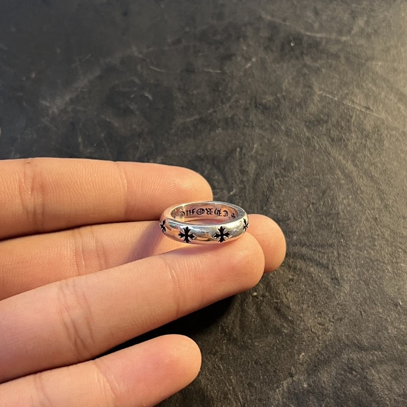 Nhẫn chromehearts