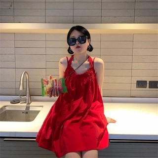 Đầm hai dây dáng xoè hở lưng đỏ cổ điển FOOTMADE