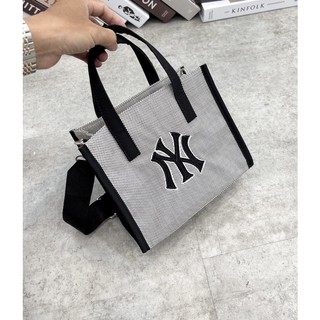 TÚI TOTE ĐEO CHÉO MONOGRAM YANKEE