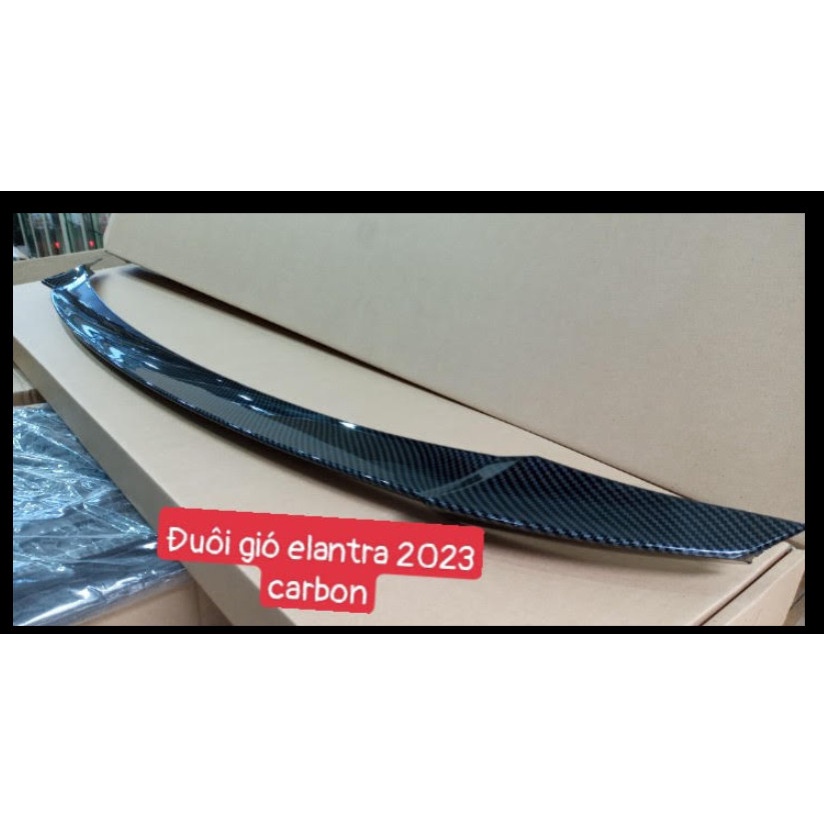 Đuôi gió liền cốp CARBON xe Huyndai Elantra 2022 - 2023, sơn sẵn vân Cacbon hàng cao cấp