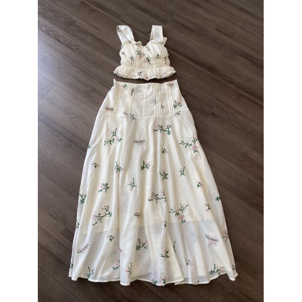 Sét váy thêu hoa zara