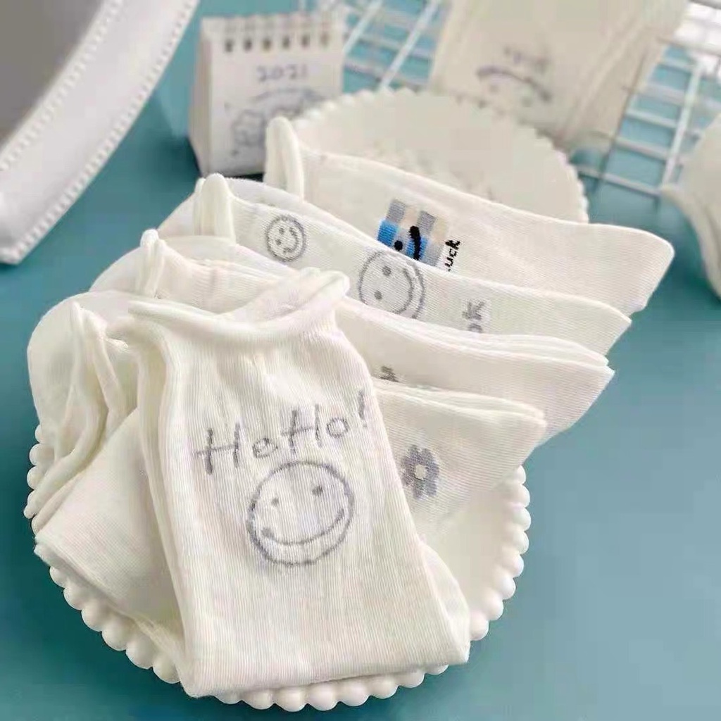 Tất nữ cao cổ màu trắng, cổ nhún, họa tiết xám nhẹ nhàng, phong cách hàn quốc, chất liệu cotton, thấm mồ hôi