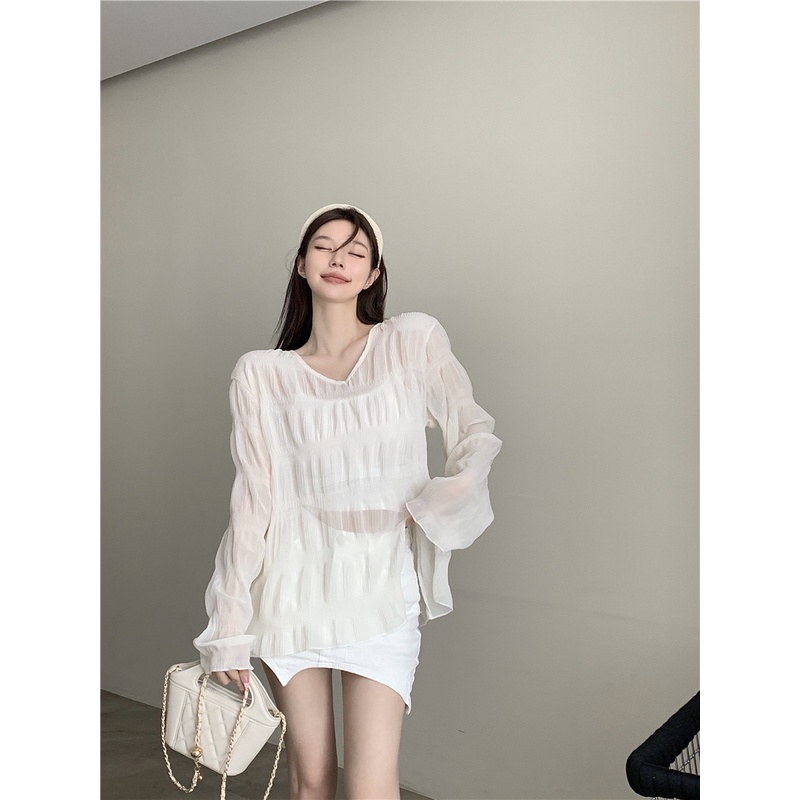 Áo Chống Nắng Mỏng Xếp Ly Cổ Chữ V Tay Loe Thời Trang