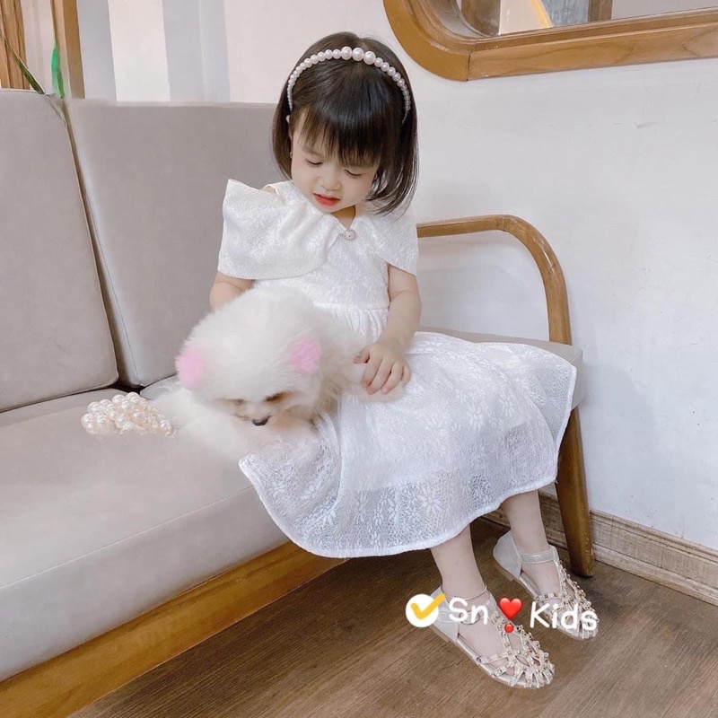 Váy tiểu thư nơ bản to sang chảnh cho bé