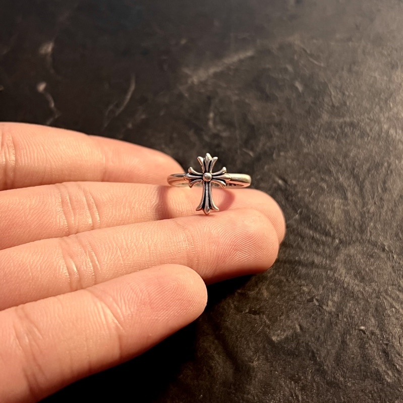 Nhẫn Chromehearts cross