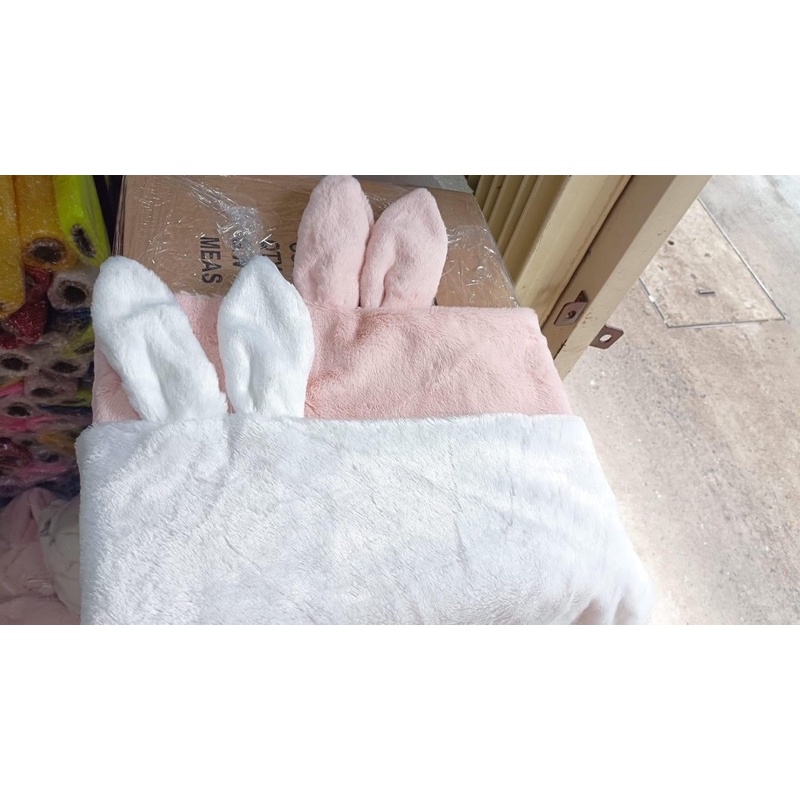 Vải lông mịn tai thỏ bó hoa phong cách hàn quốc hiện đại, xinh xắn