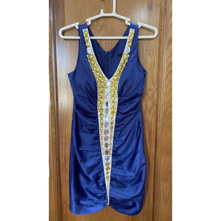 Váy lụa xanh thanh lý