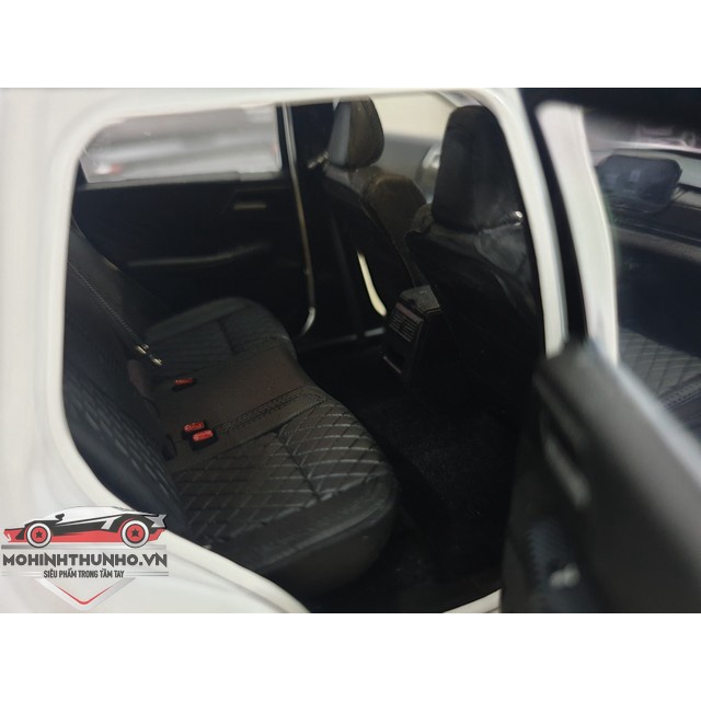 Xe mô hình Mitsubishi Outlander 2023, tỉ lệ 1:18