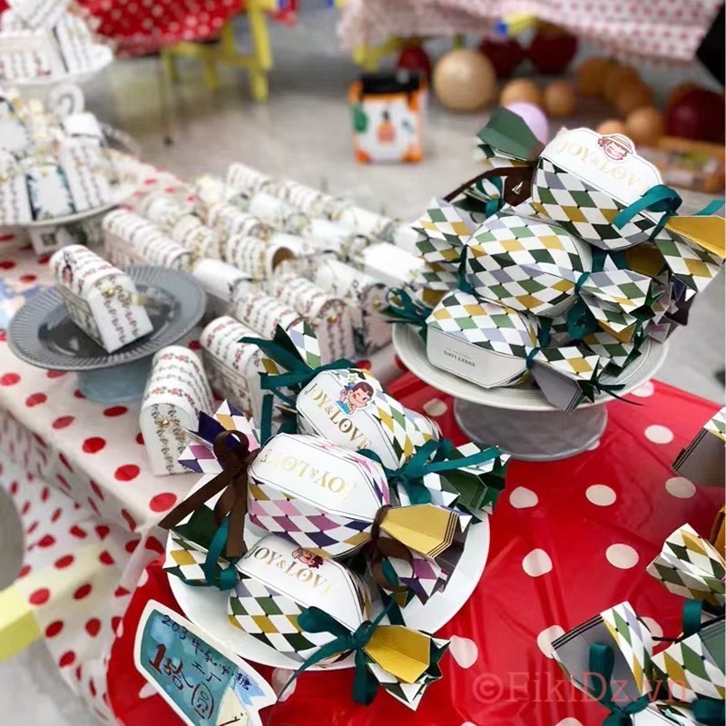 Hộp quà tặng dáng viên kẹo hộp đựng kẹo giỏ quà Tết