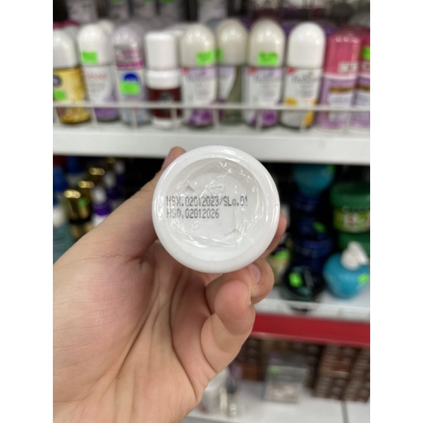 Lăn Khử Mùi ZEELEE PURE WHITE ROLL Trắng Da Hương Hoa Ngọt Ngào 65ml