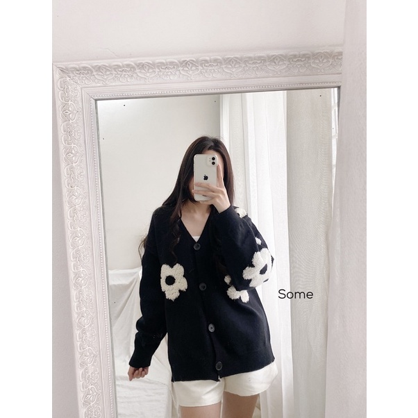 Khoác len thêu bông hoa