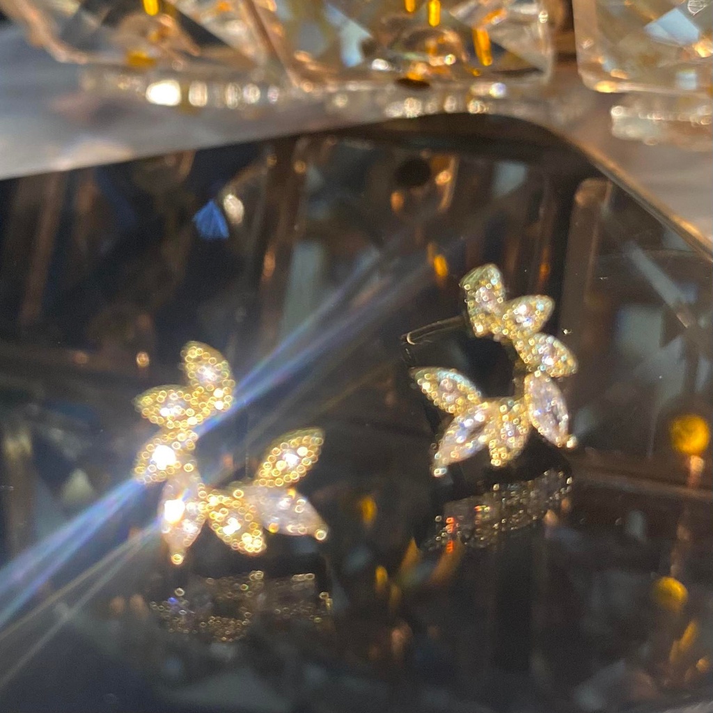 Khuyên tai C vàng nhỏ đá thanh lịch C405