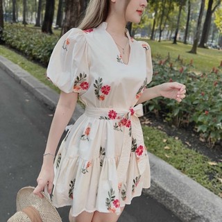Đầm Hoa Cổ V Kèm Đai Thắt Eo Mã KH01