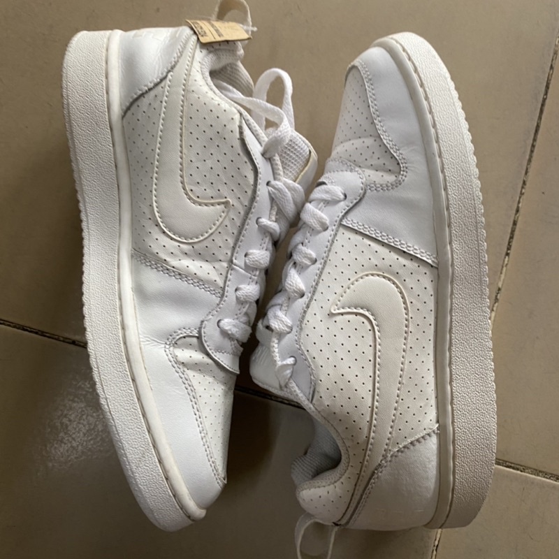 Giày chính hãng đã qua sử dụng