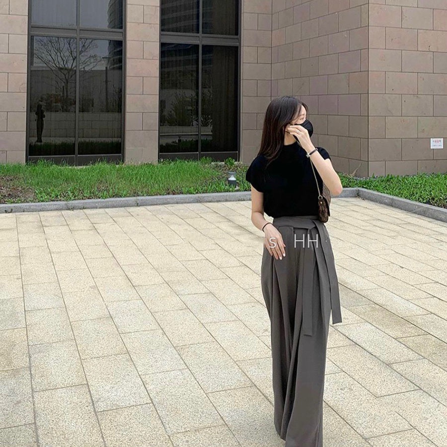 Set Bộ Đồ Nữ Quần Xuông Ghi Mix Áo Tay Hến Phong Cách Hàn Quốc SB4001 - Lolla Fashion
