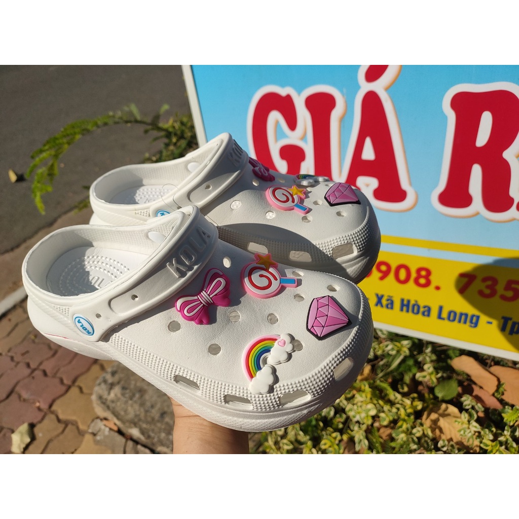 Dép sục nữ Crocs đế dày 7cm Sticker xinh xắn Kola hot 2022