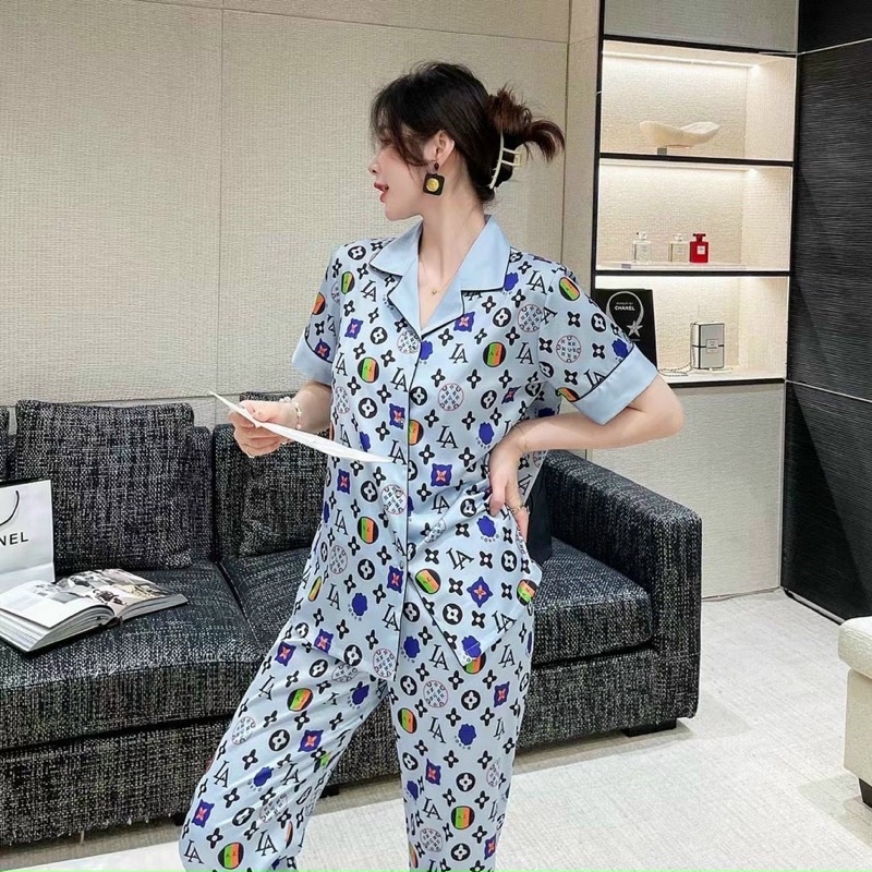 Bộ ngủ lụa tay ngắn quần dài hàng cao cấp hoạ tiết viền tay cổ sơ mi màu sắc sang trọng SA807